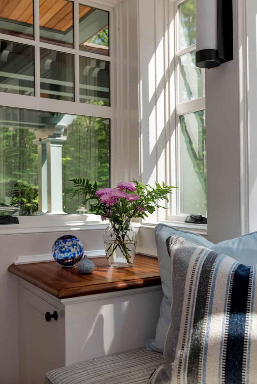 craftsman-window-seat