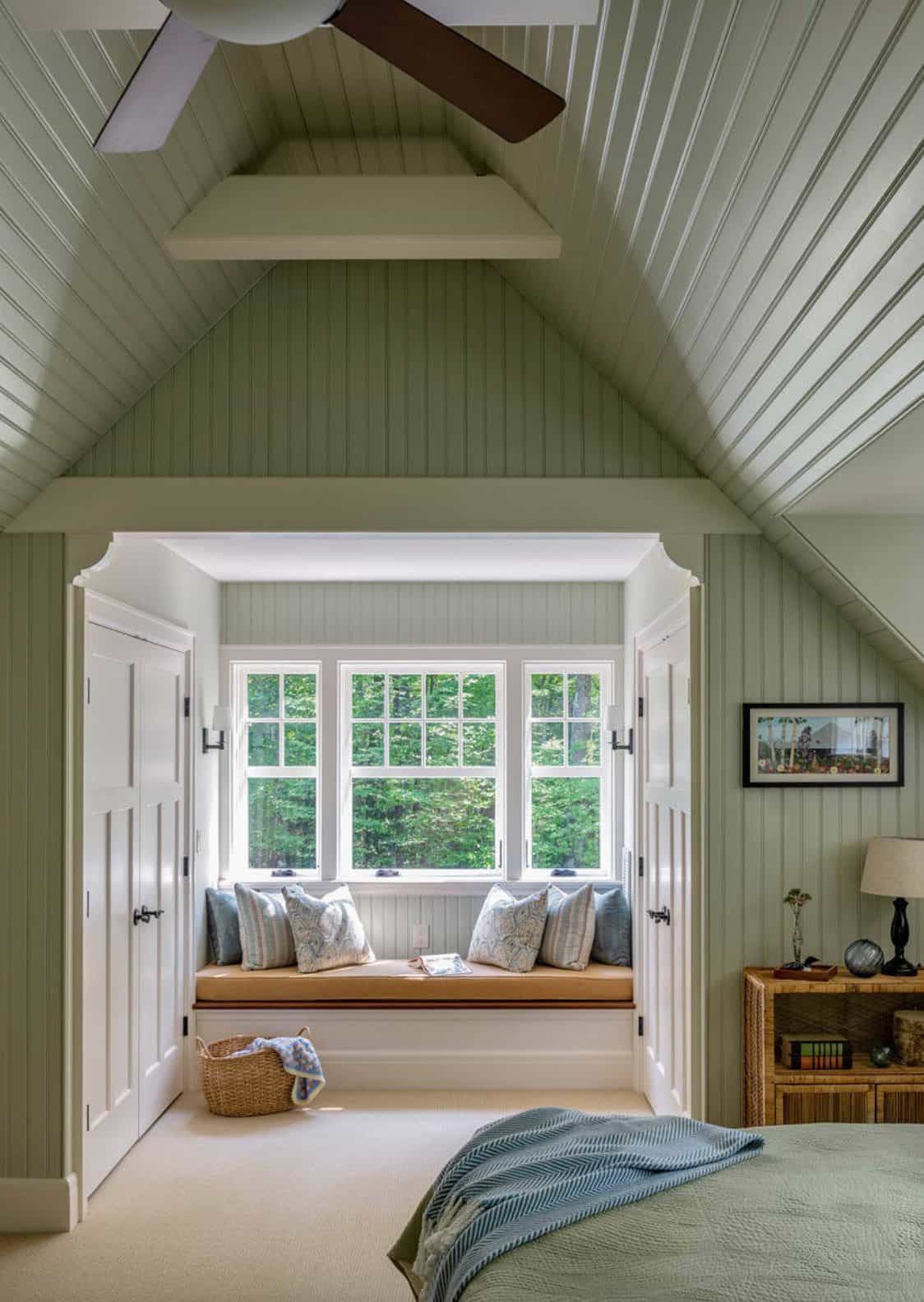 craftsman-bedroom-with-a-window-seat