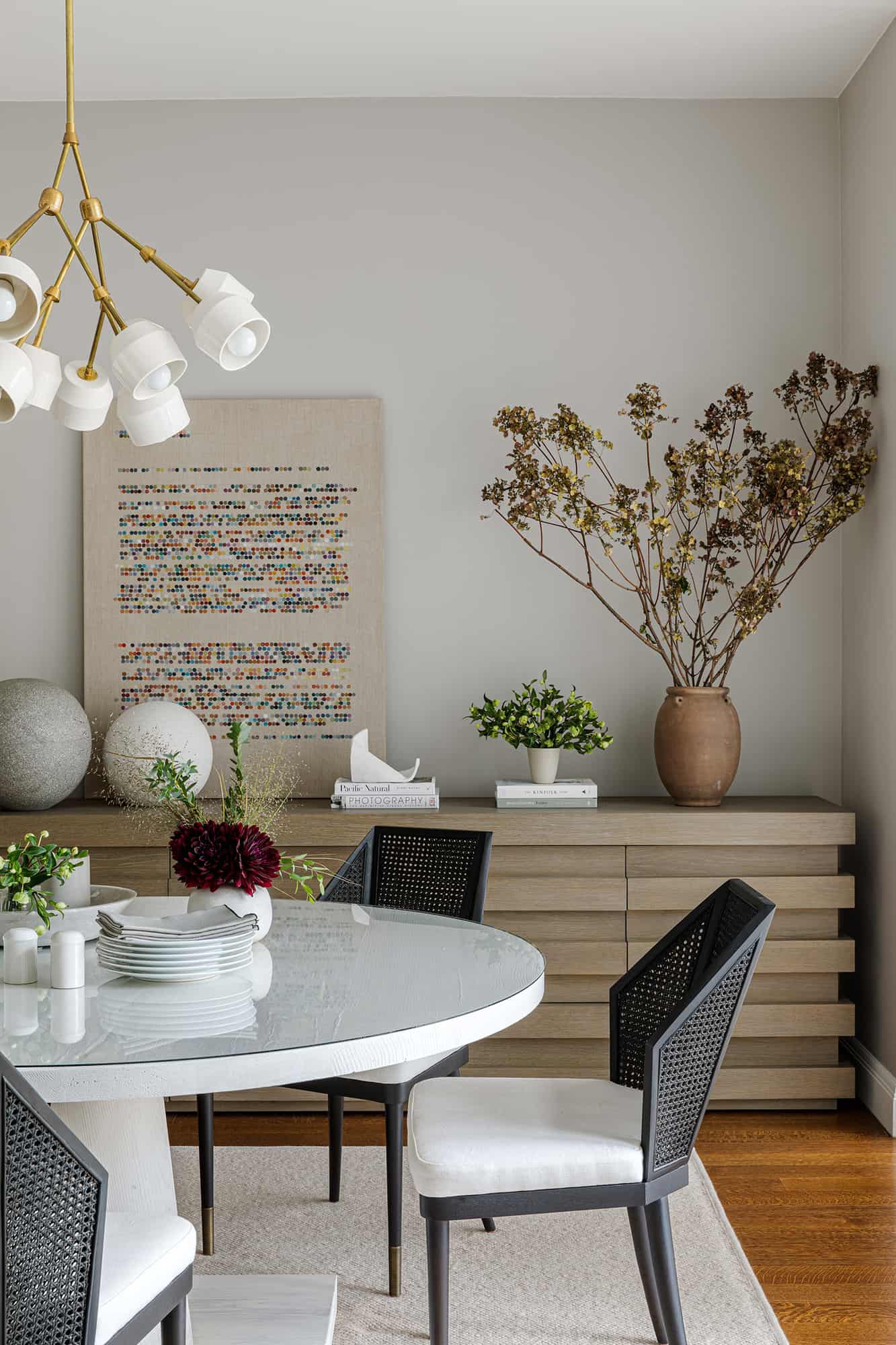 organic-modernist-apartment-dining-room