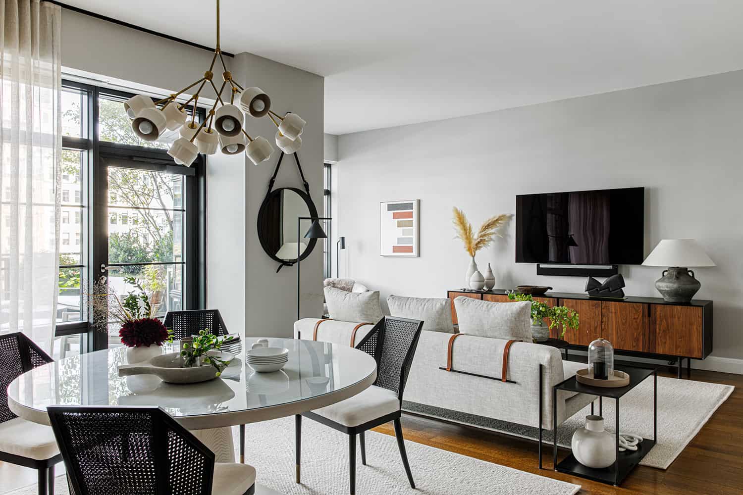 organic-modernist-apartment-living-room