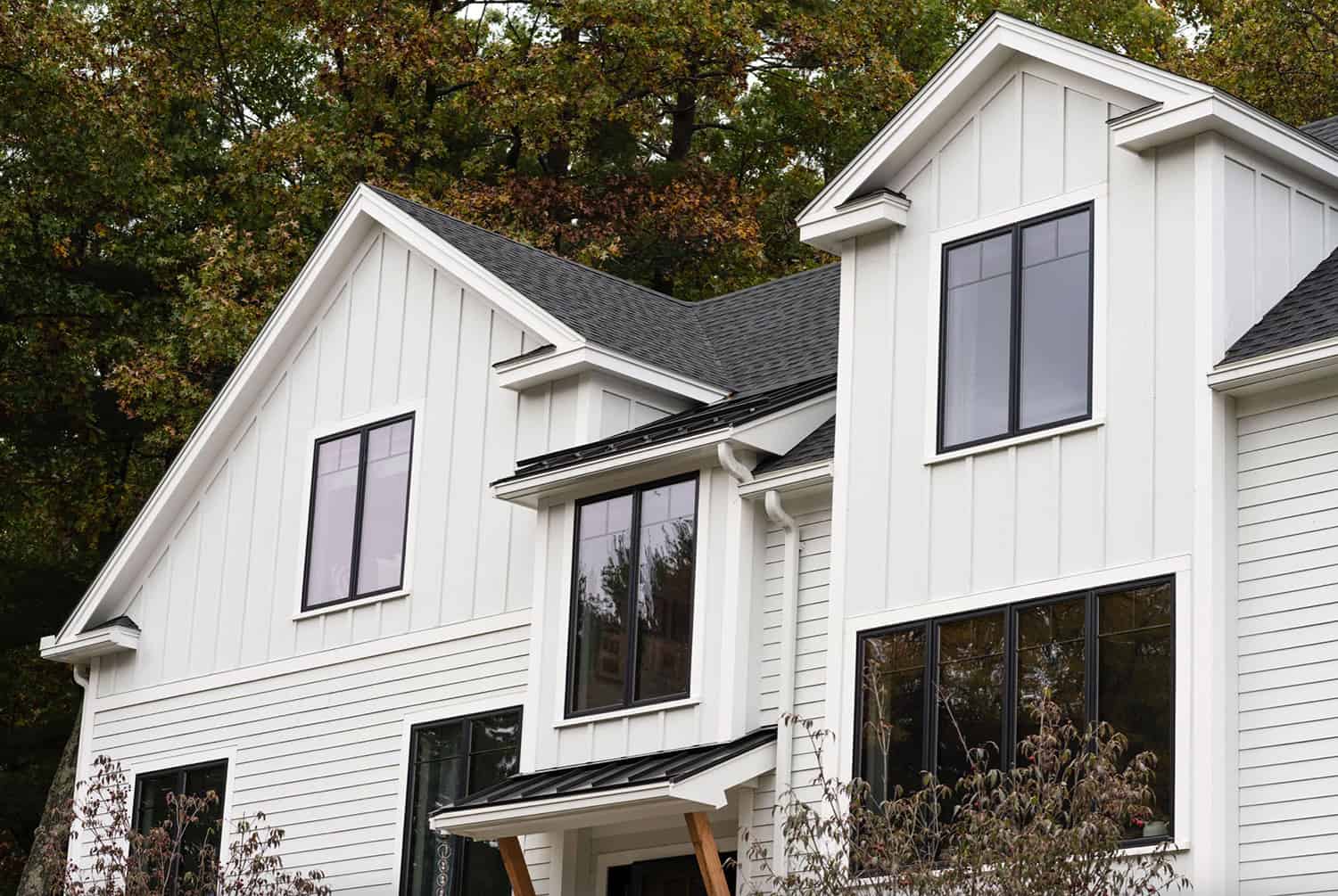 split-level-modern-farmhouse-exterior