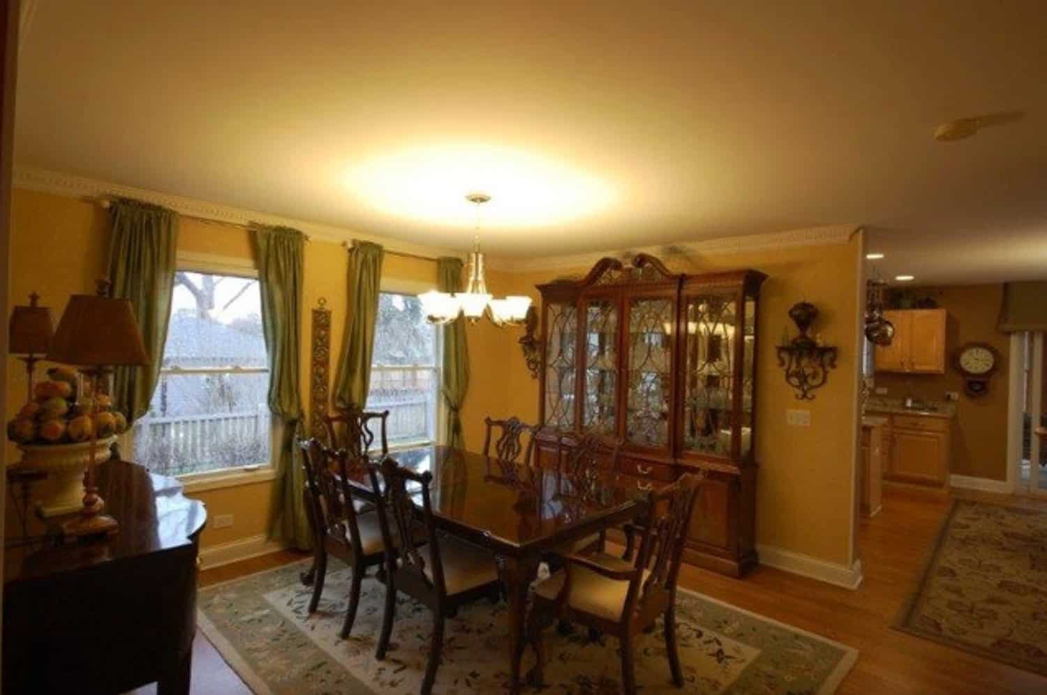 transitional-dining-room-before-remodel