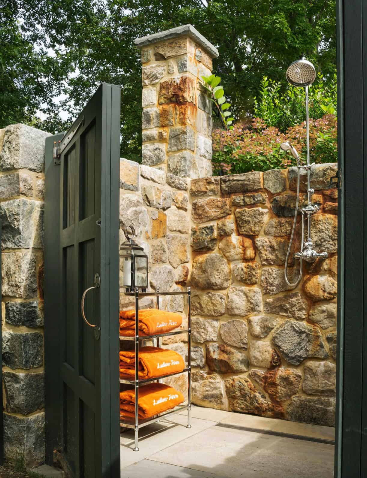 outdoor-shower-with-stone