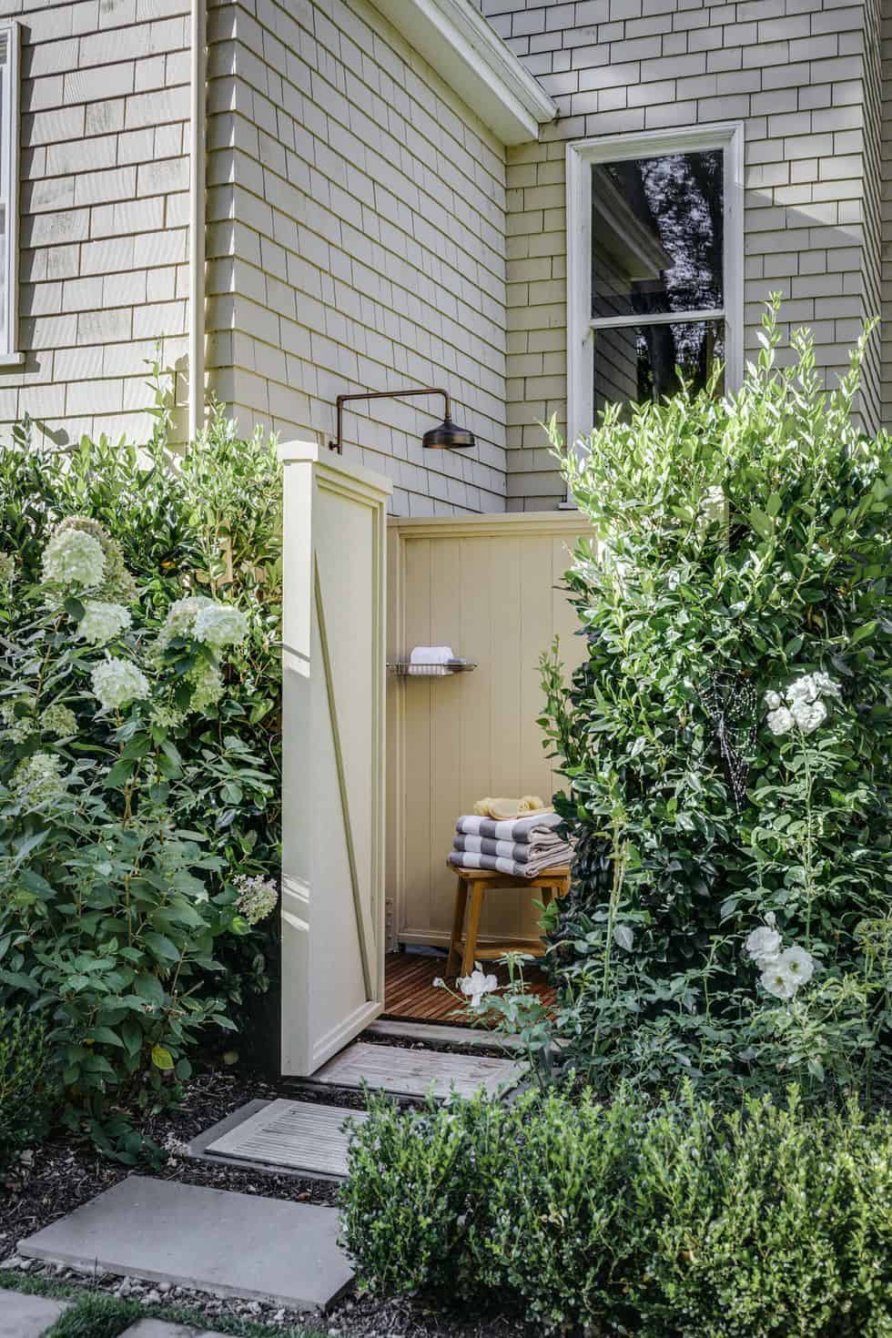 outdoor-shower-with-plants