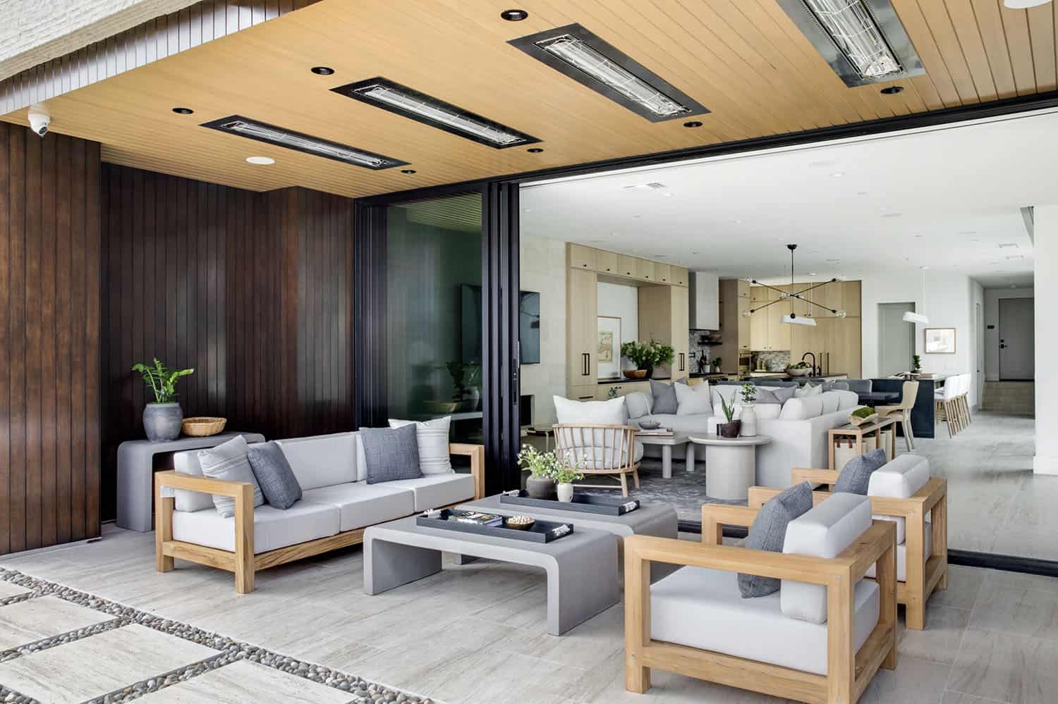 contemporary-beach-style-covered-patio-with-ceiling-heaters