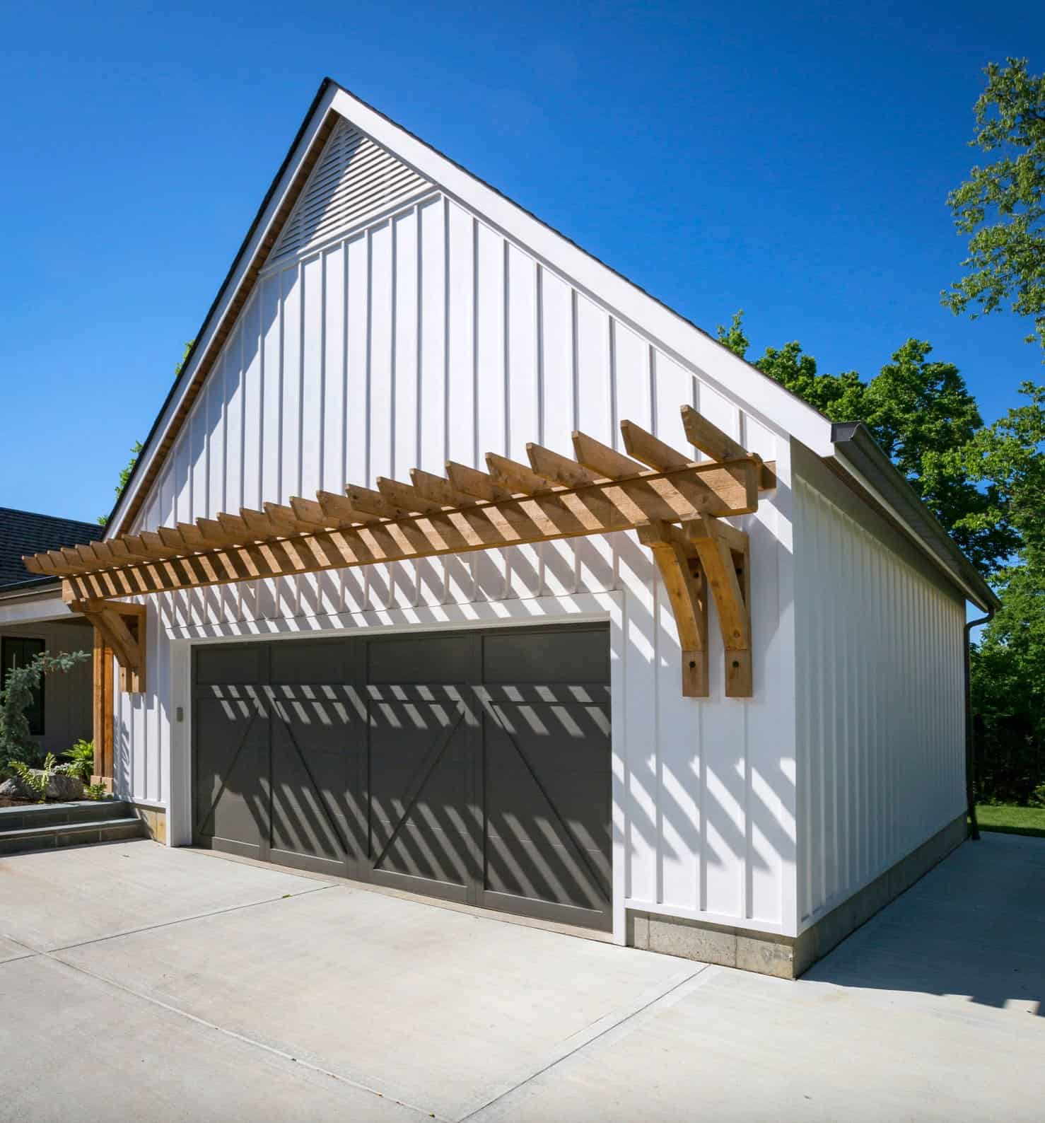 farmhouse-style-garage-exterior