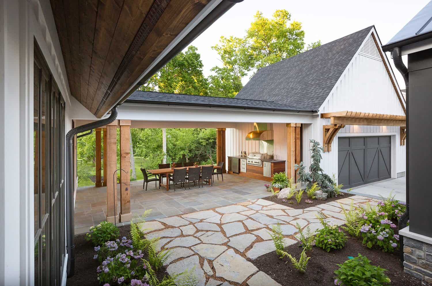 farmhouse-style-patio