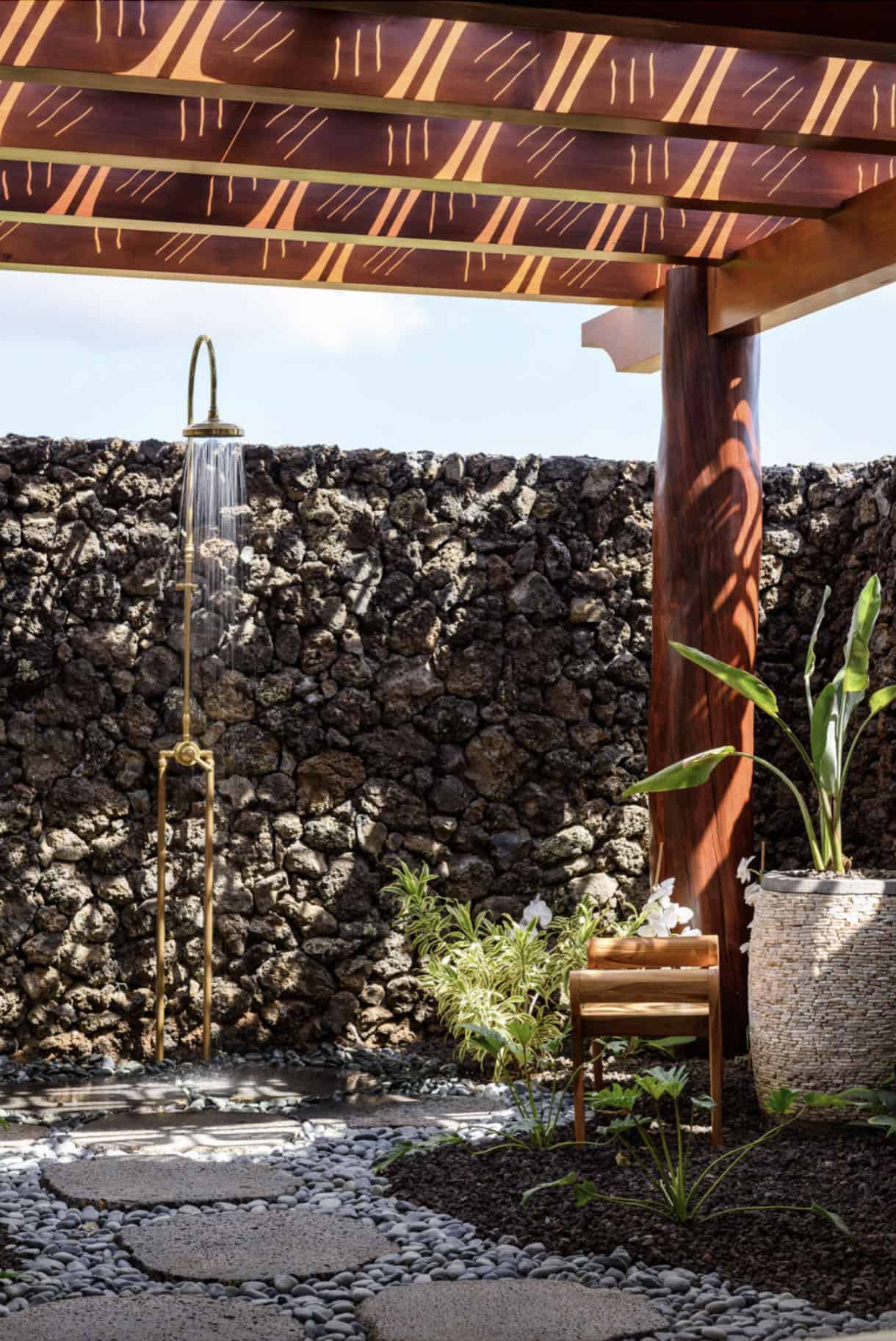 tropical-outdoor-shower