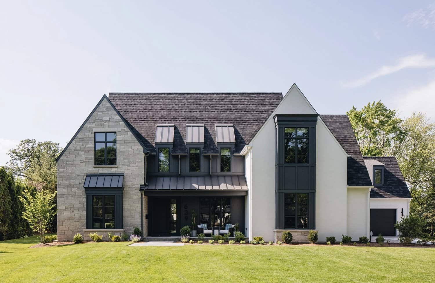 Tour this drool worthy home with a casually modern aesthetic in Illinois
