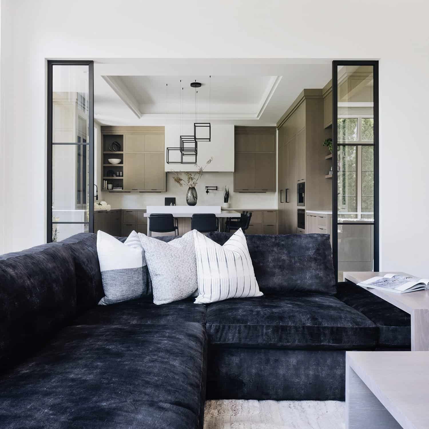 modern-casual-living-room