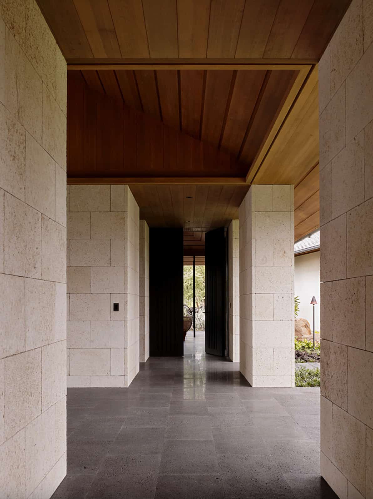 tropical-house-hallway