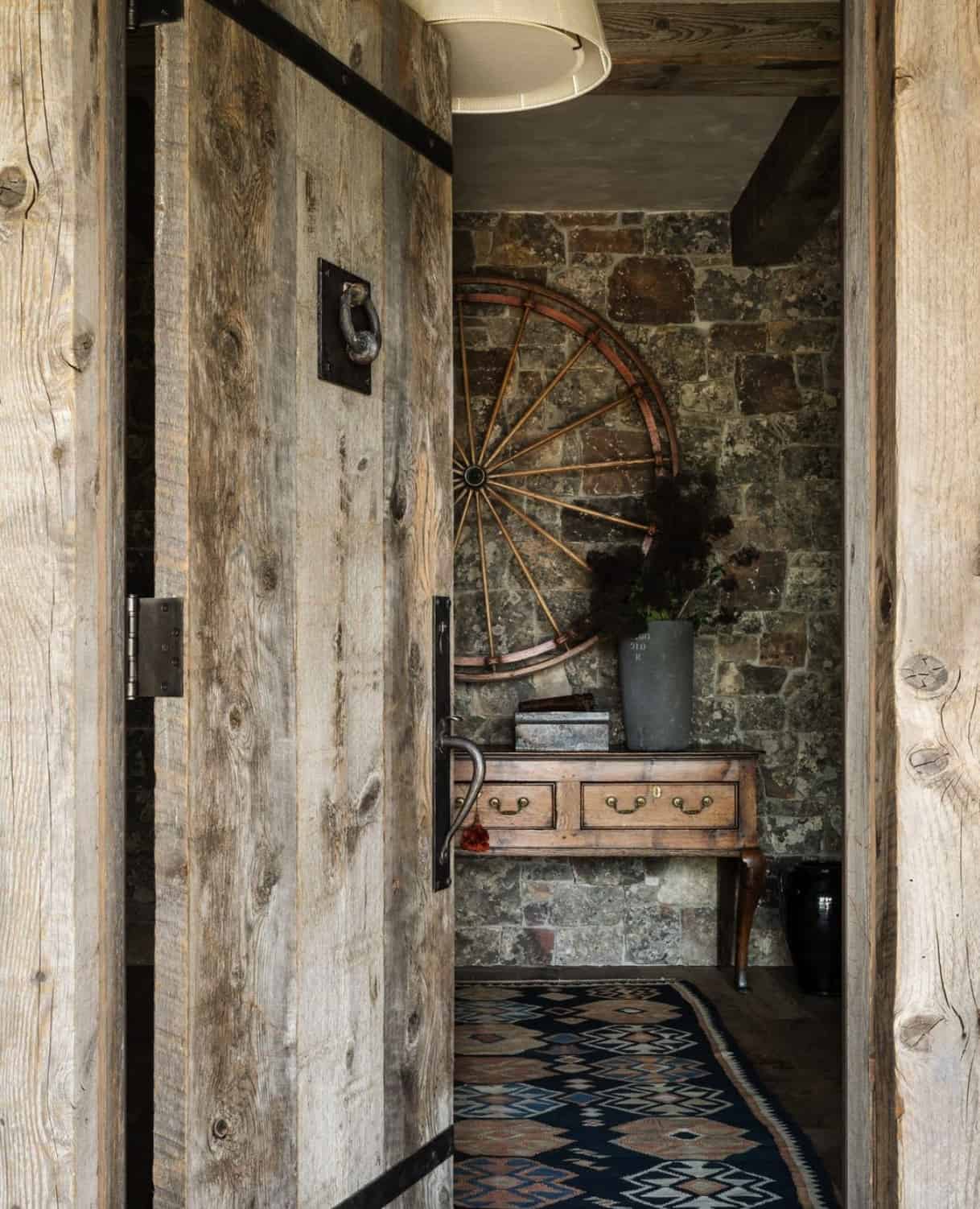rustic-ranch-house-entry