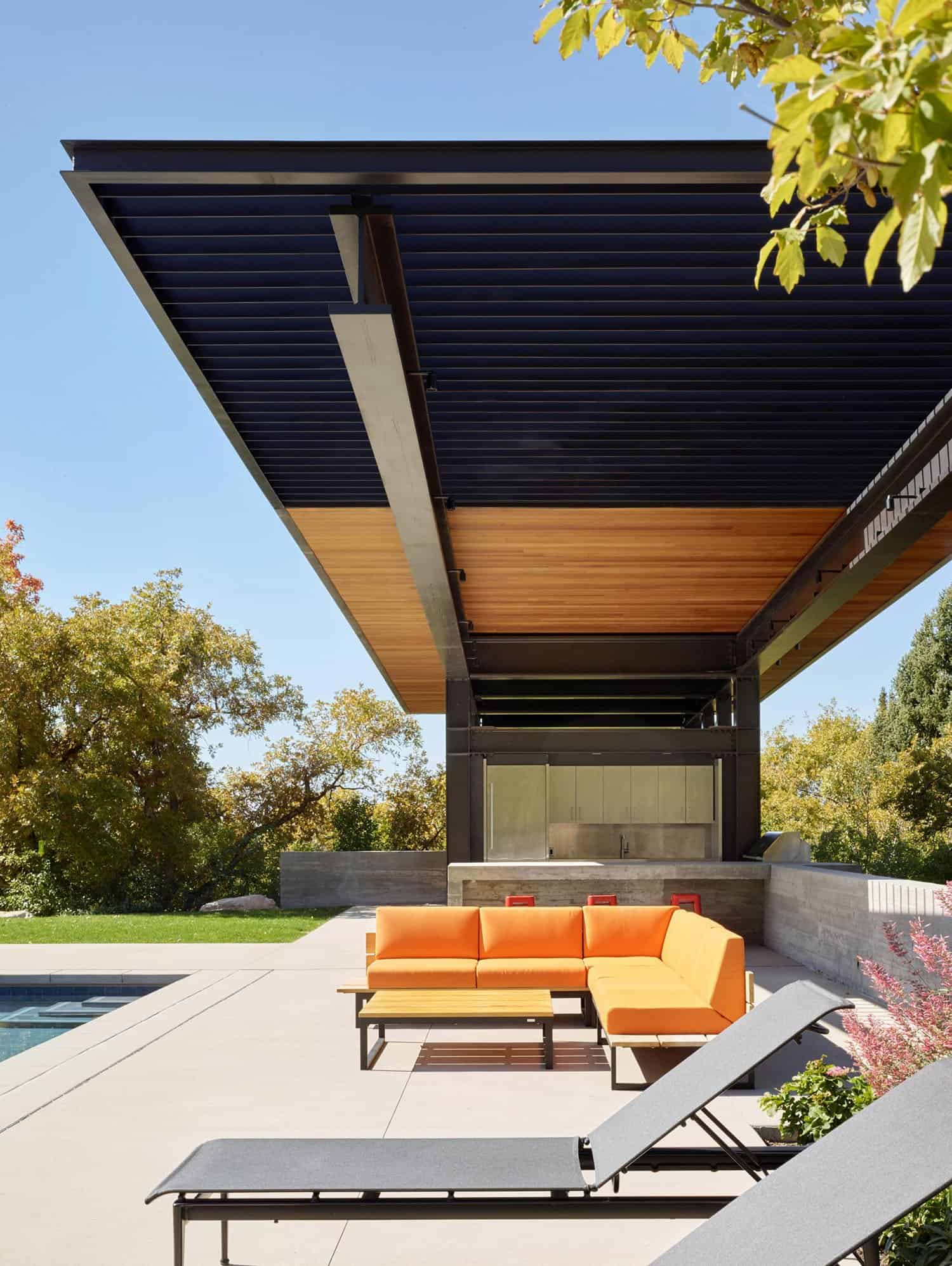 modern-swimming-pool-patio