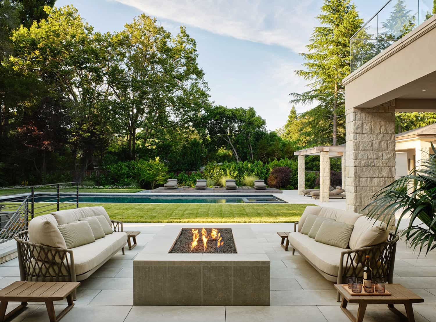 transitional-home-outdoor-fire-pit