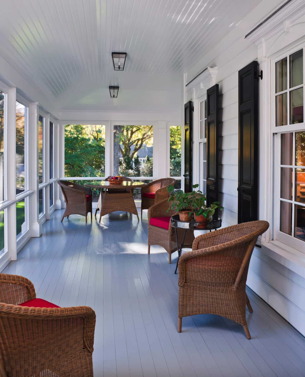 inviting-screened-porch