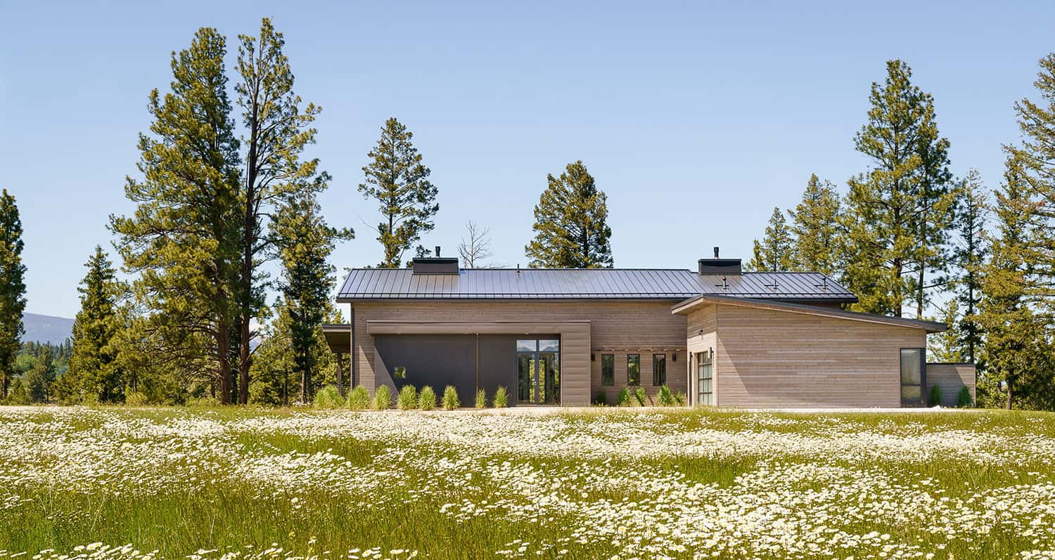See this stunning nature inspired home in Montana: Fat Deer Lodge