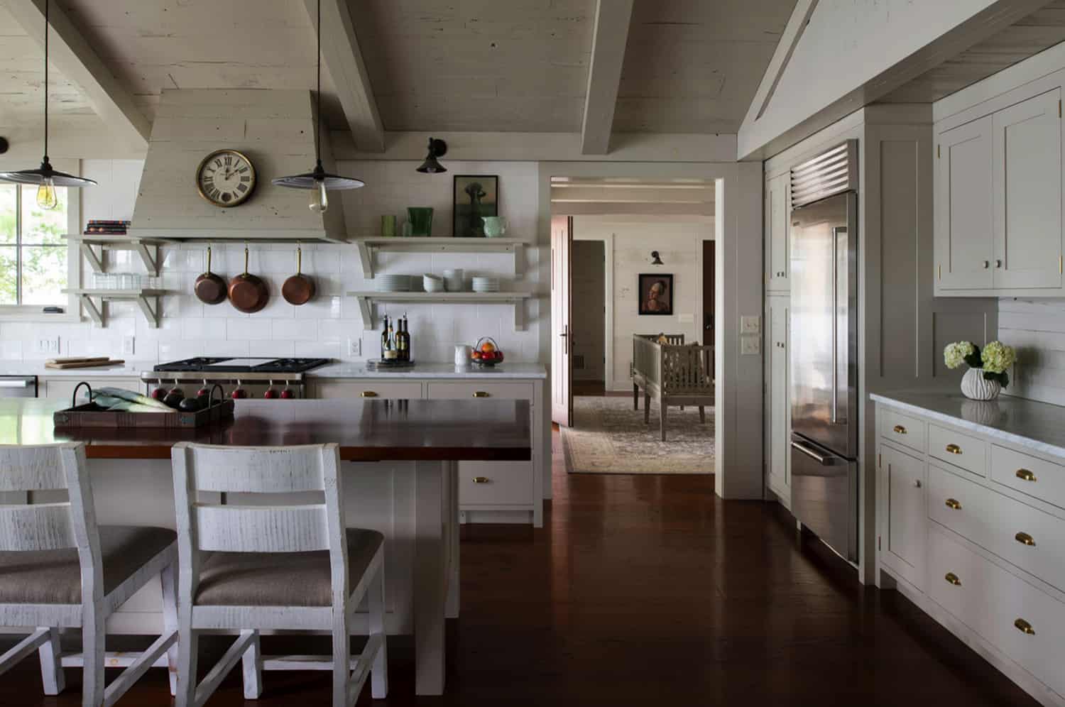 cottage-beach-style-kitchen