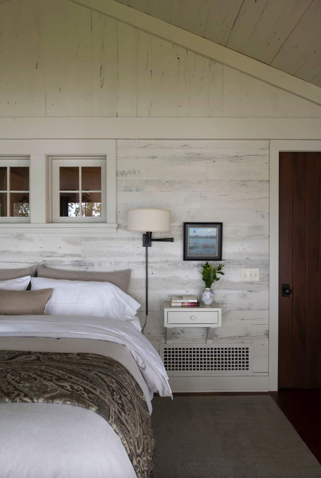 cottage-beach-style-bedroom