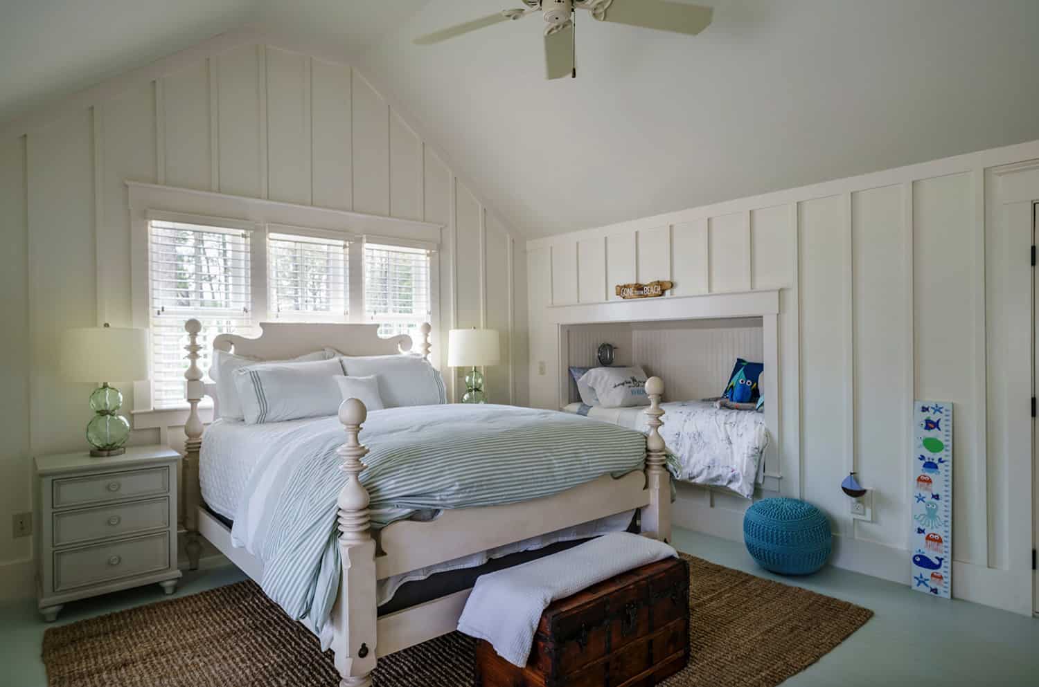 transitional-guest-bedroom