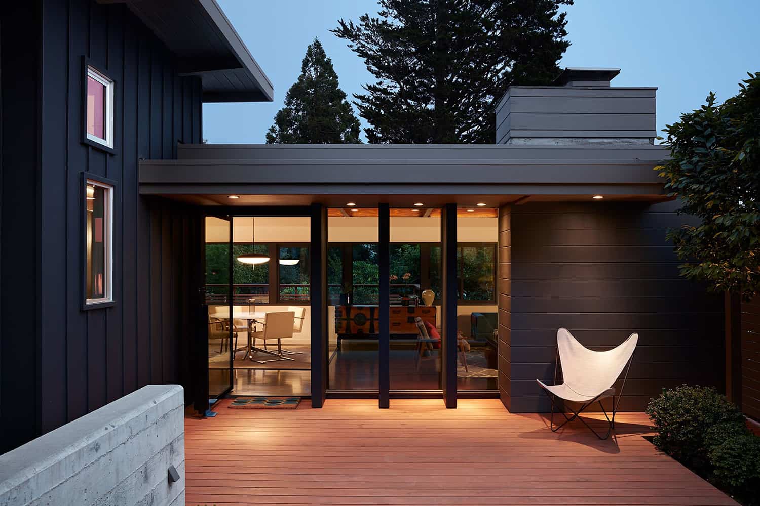 mid-century-modern-home-entry-at-dusk