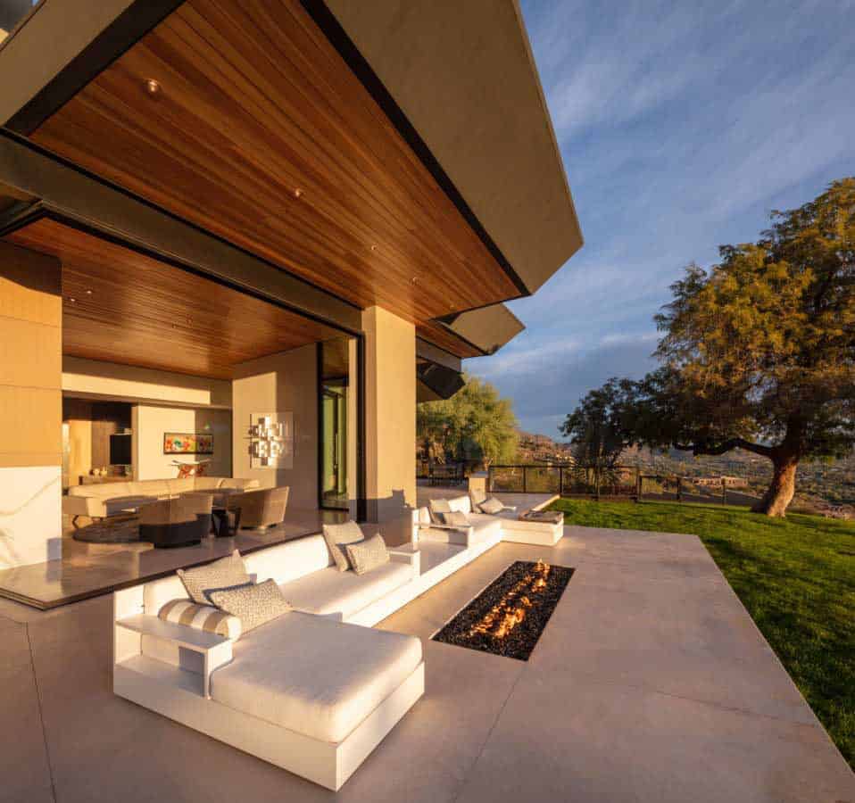 contemporary-arizona-desert-house-patio-with-a-fire-pit