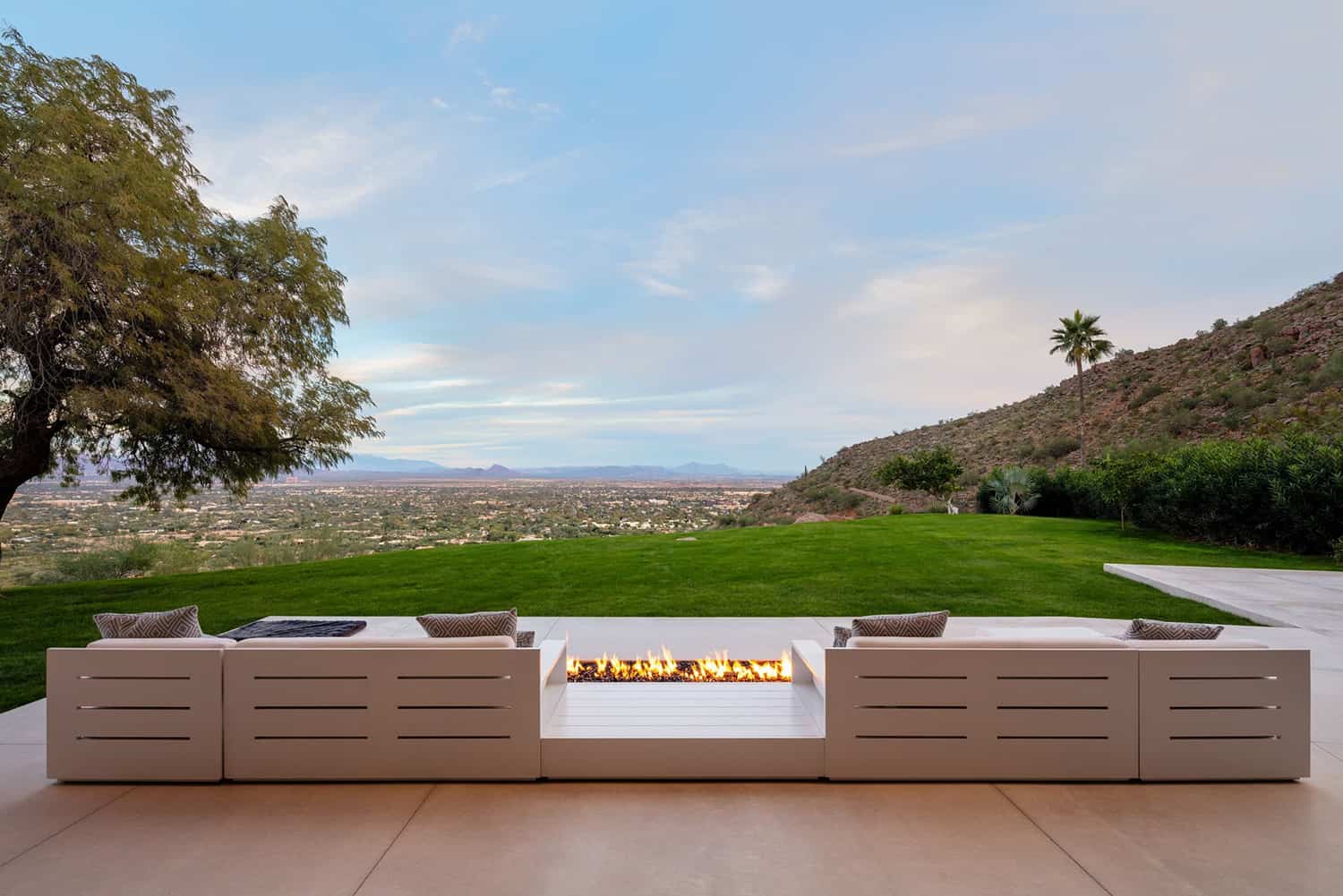 contemporary-arizona-desert-house-patio-with-a-fire-pit