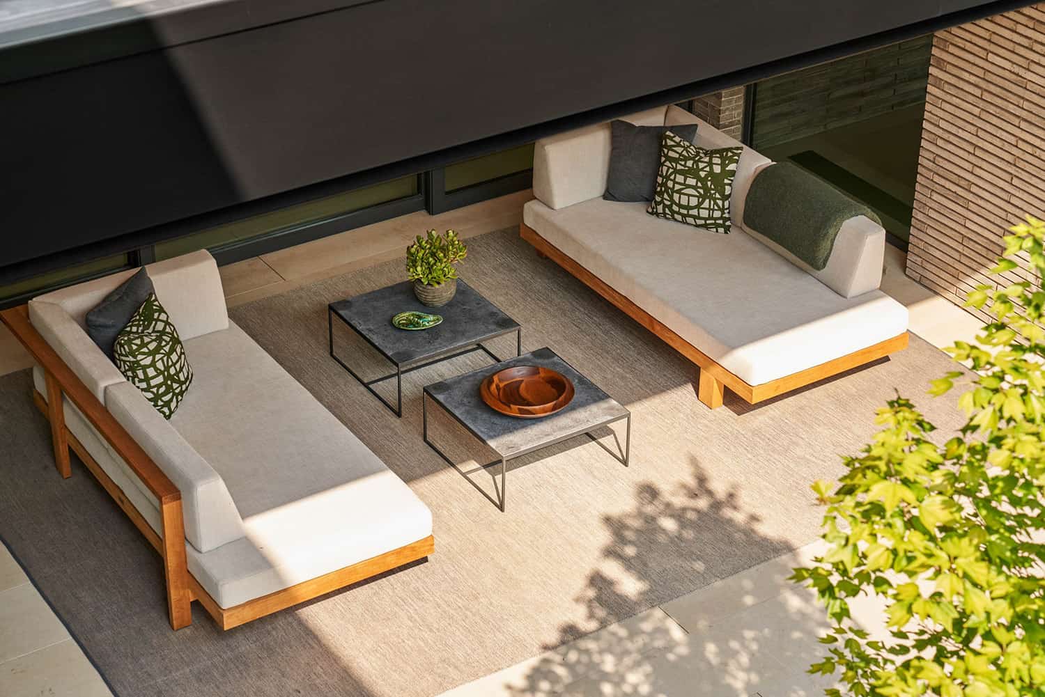 modern-outdoor-patio-aerial-view