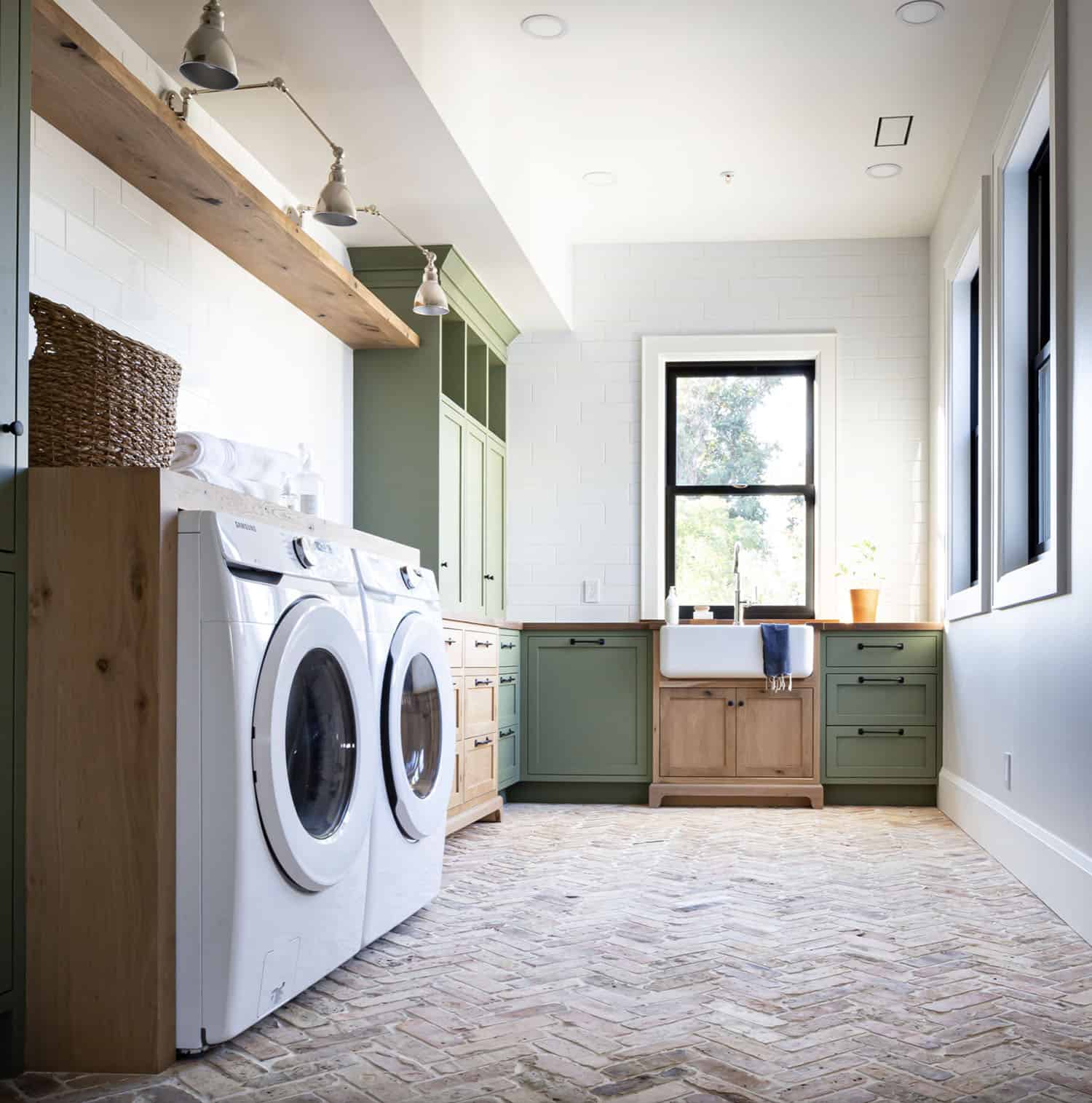 modern-farmhouse-laundry-room