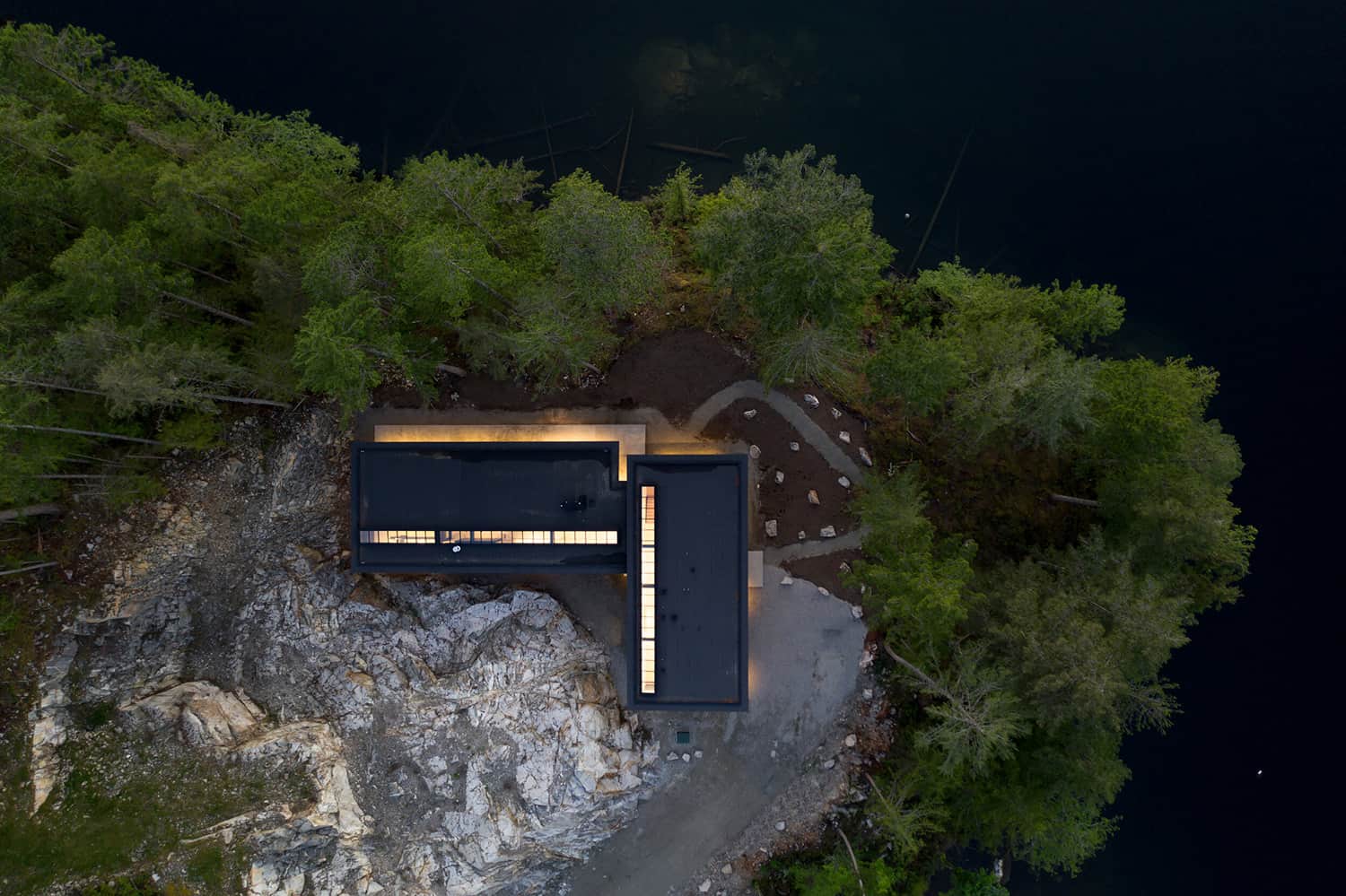 modern-lake-house-retreat-aerial-view-british-columbia