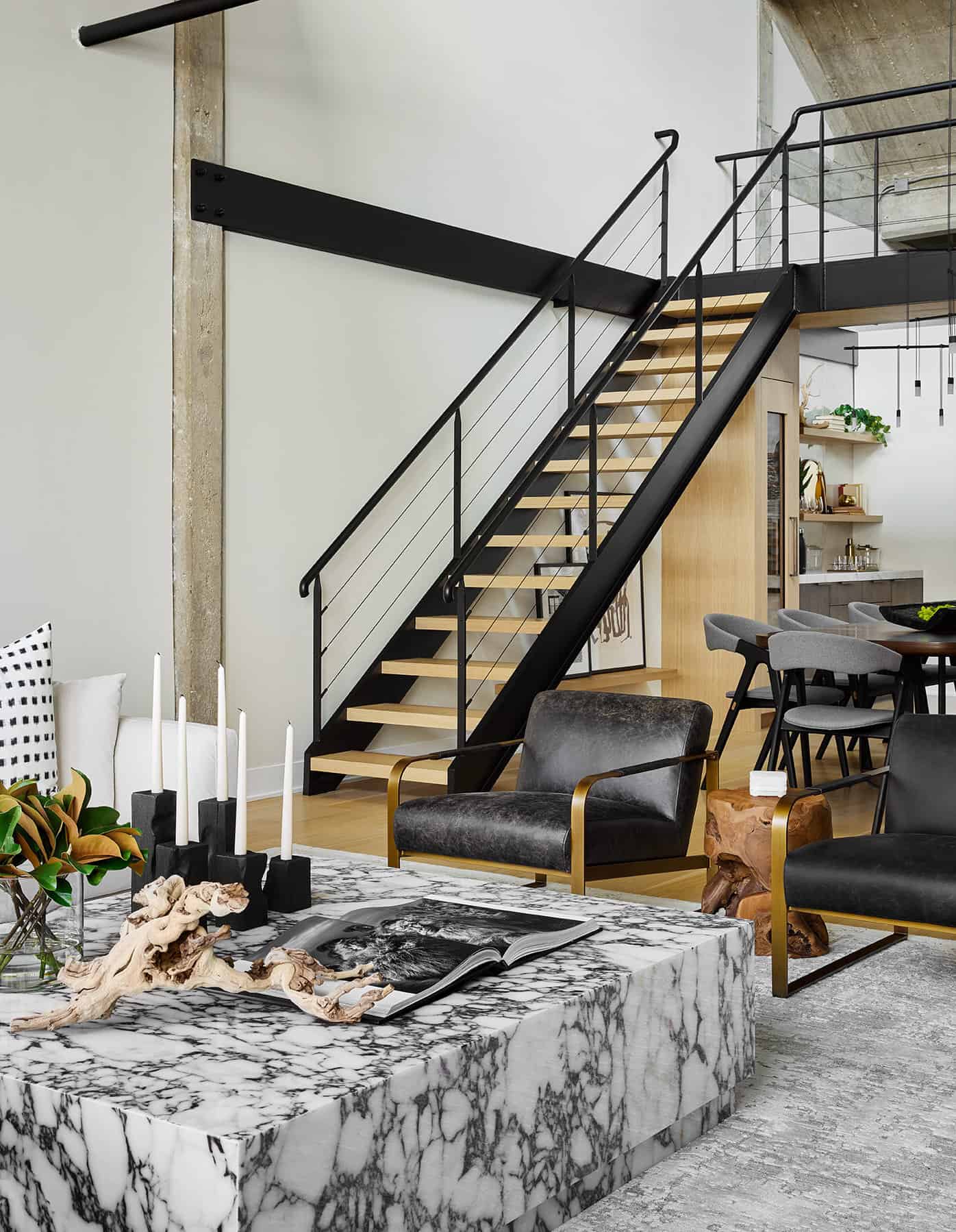 modern-penthouse-living-room