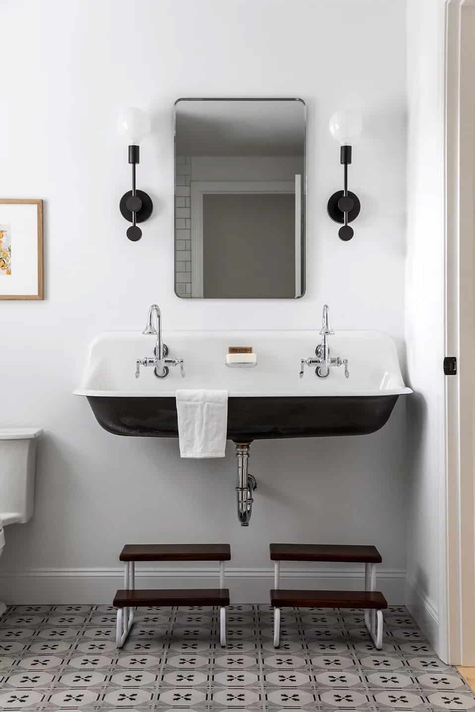 transitional-style-bathroom