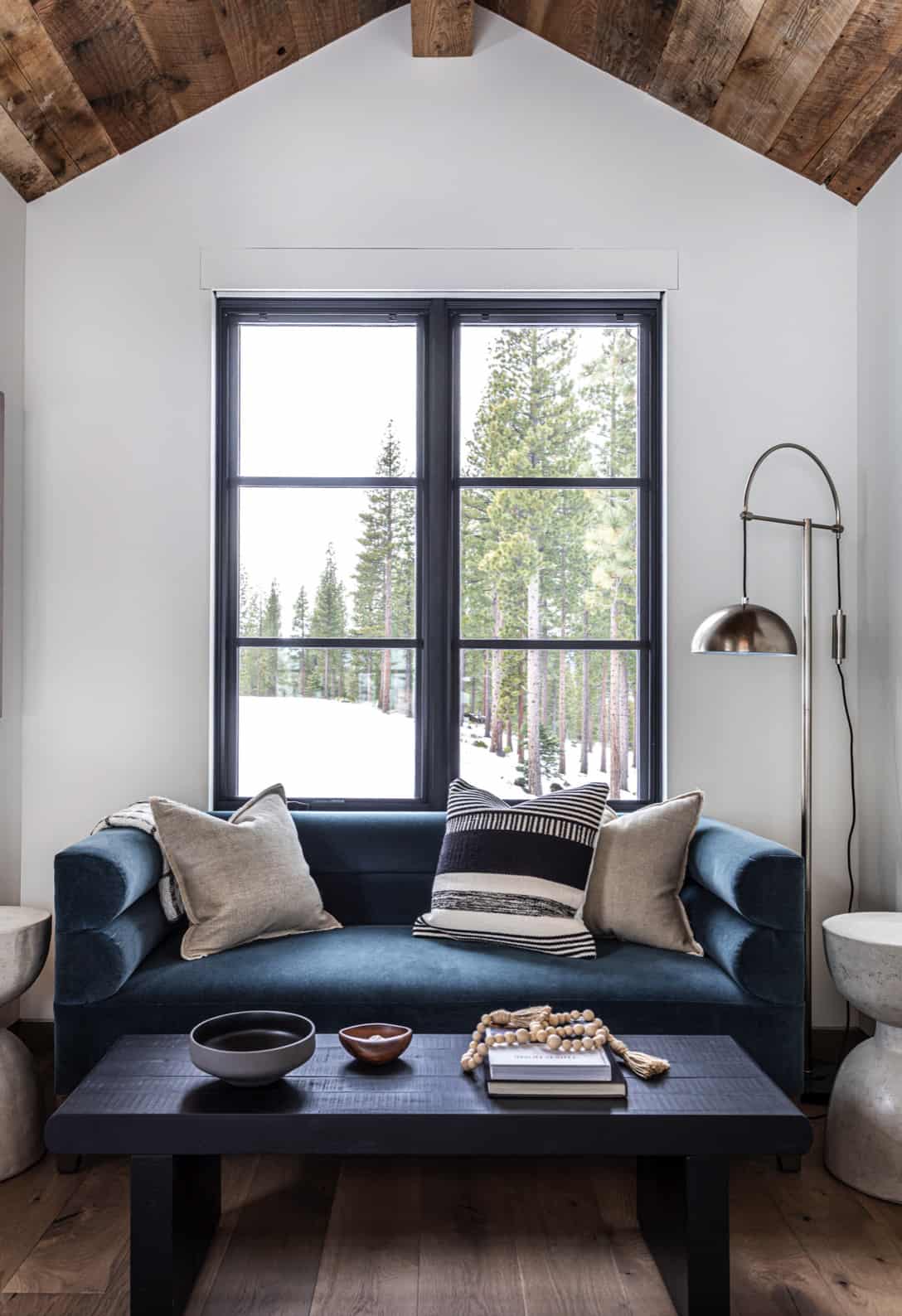 transitional-reading-nook-tahoe-mountain-house