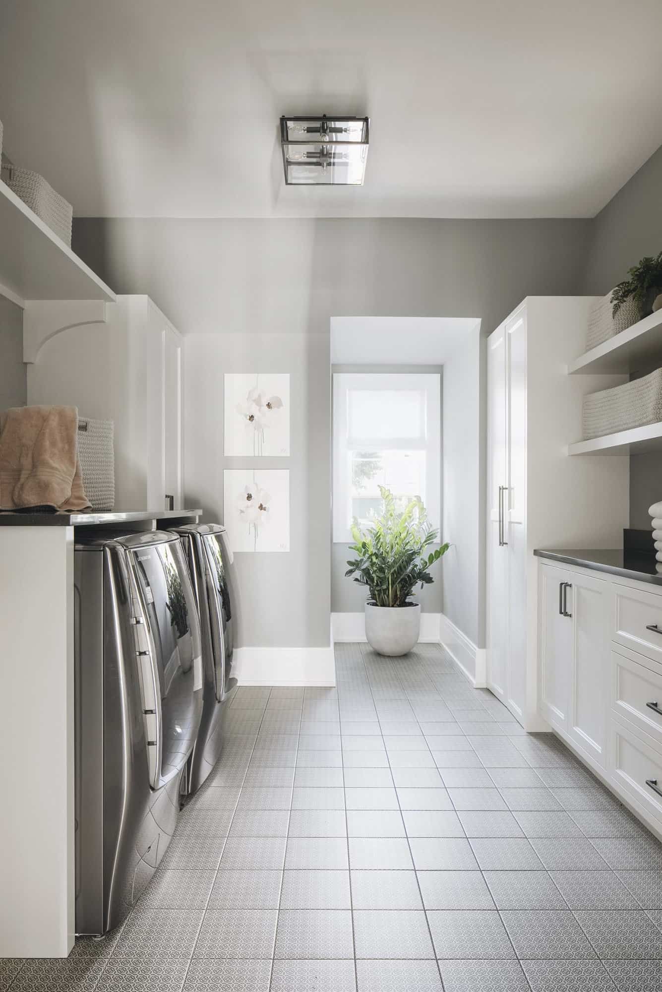   transitional-style-laundry-room