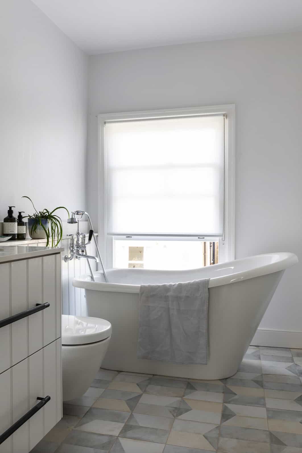 transitional-bathroom-with-a-soaking-tub