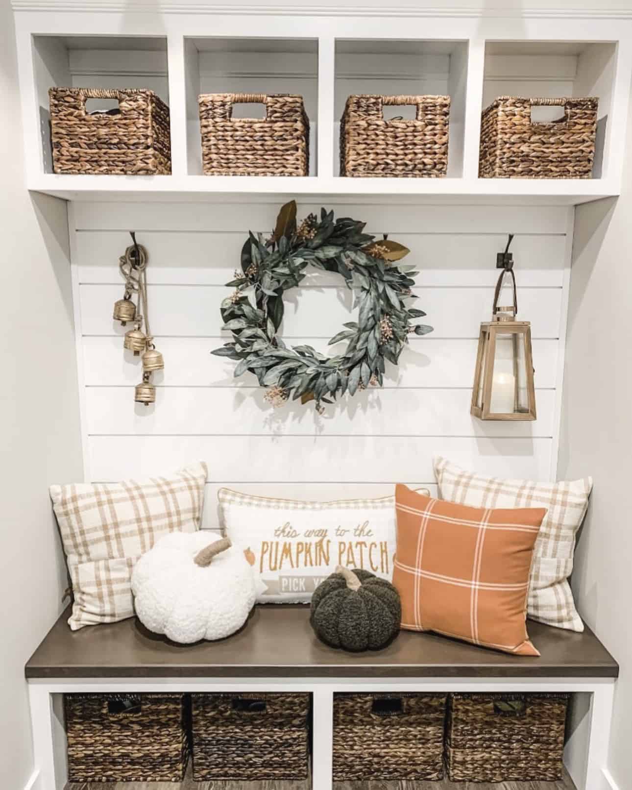 mudroom-bench-with-fall-decorations
