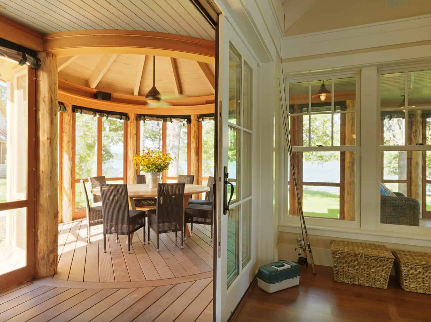 beach-style-porch-dining-room