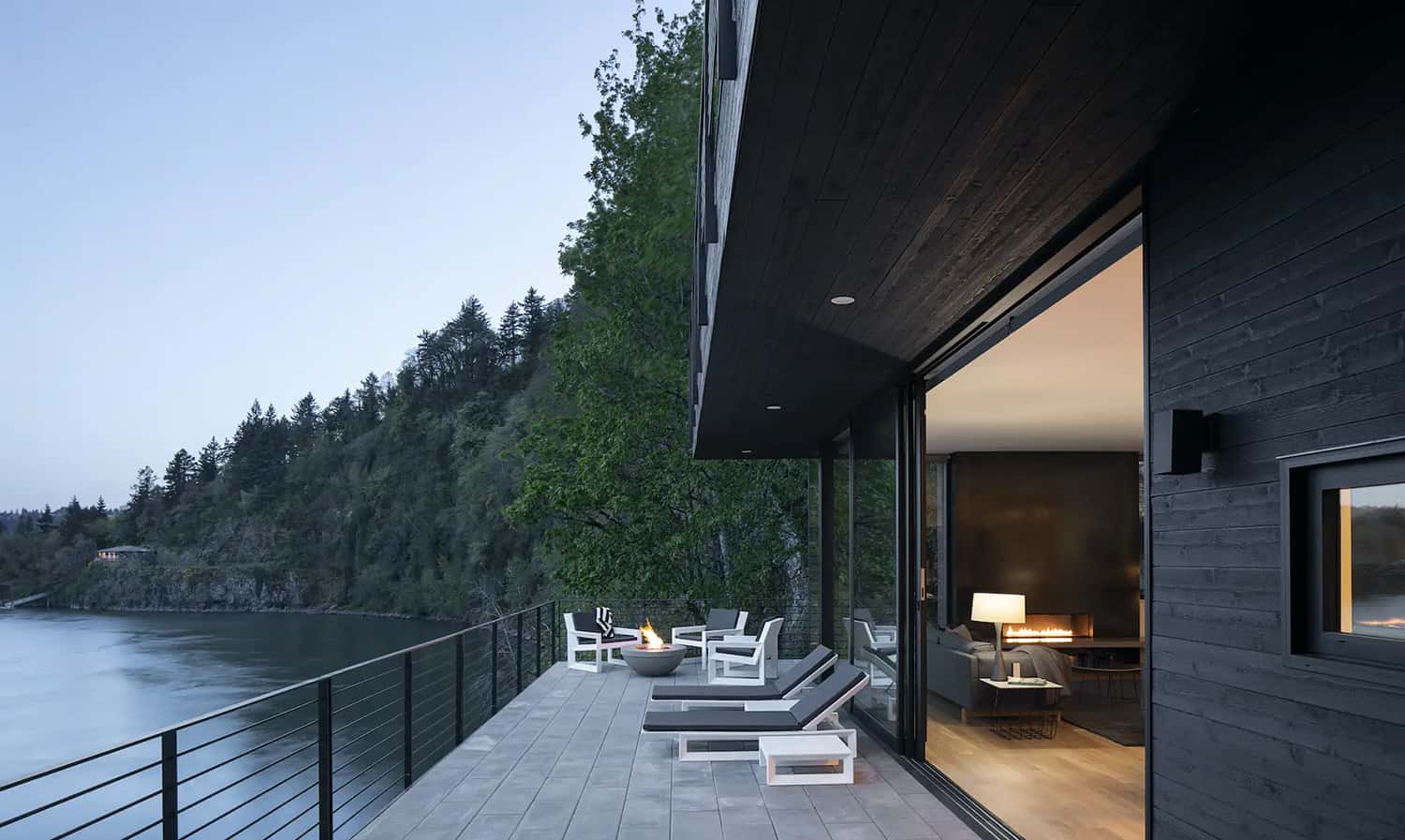 modern-home-deck-overlooking-the-willamette-river