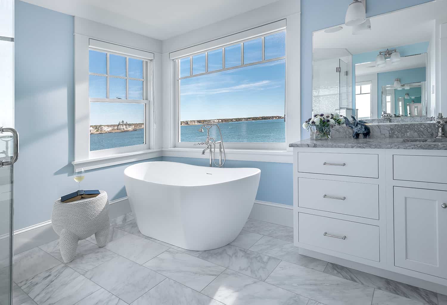 coastal-style-bathroom
