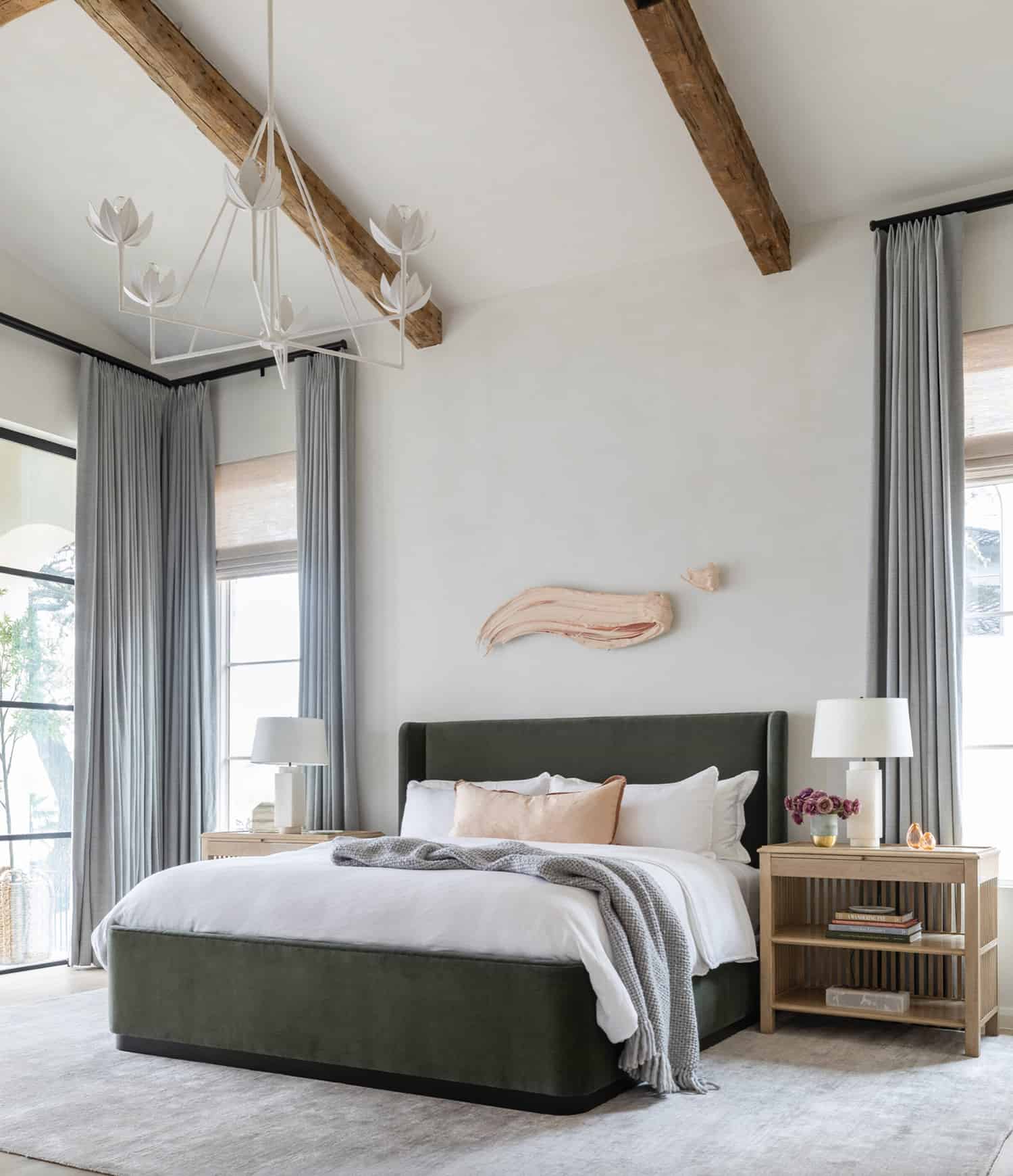 contemporary-bedroom-texas-lake-house