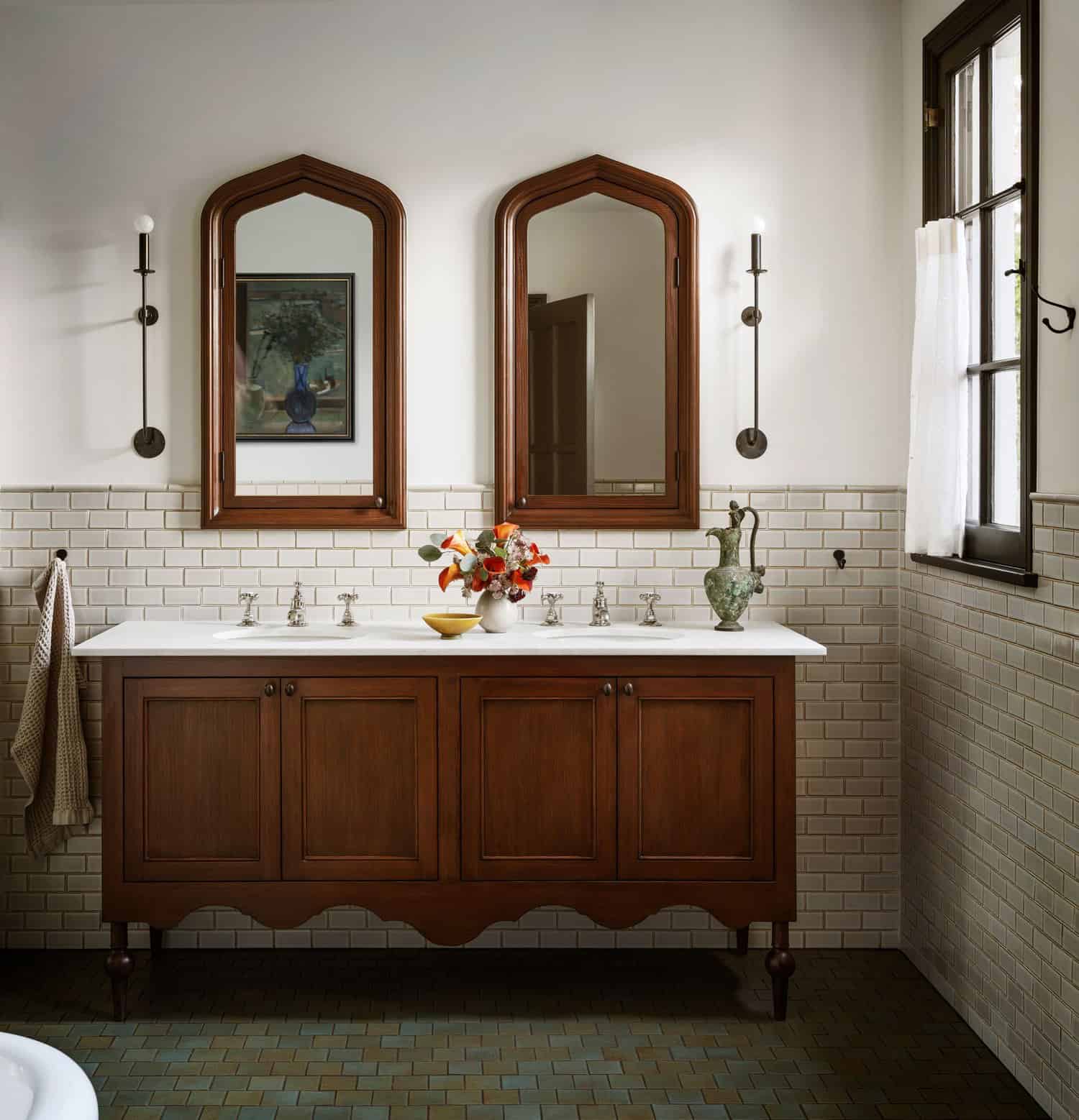 french-eclectic-bathroom