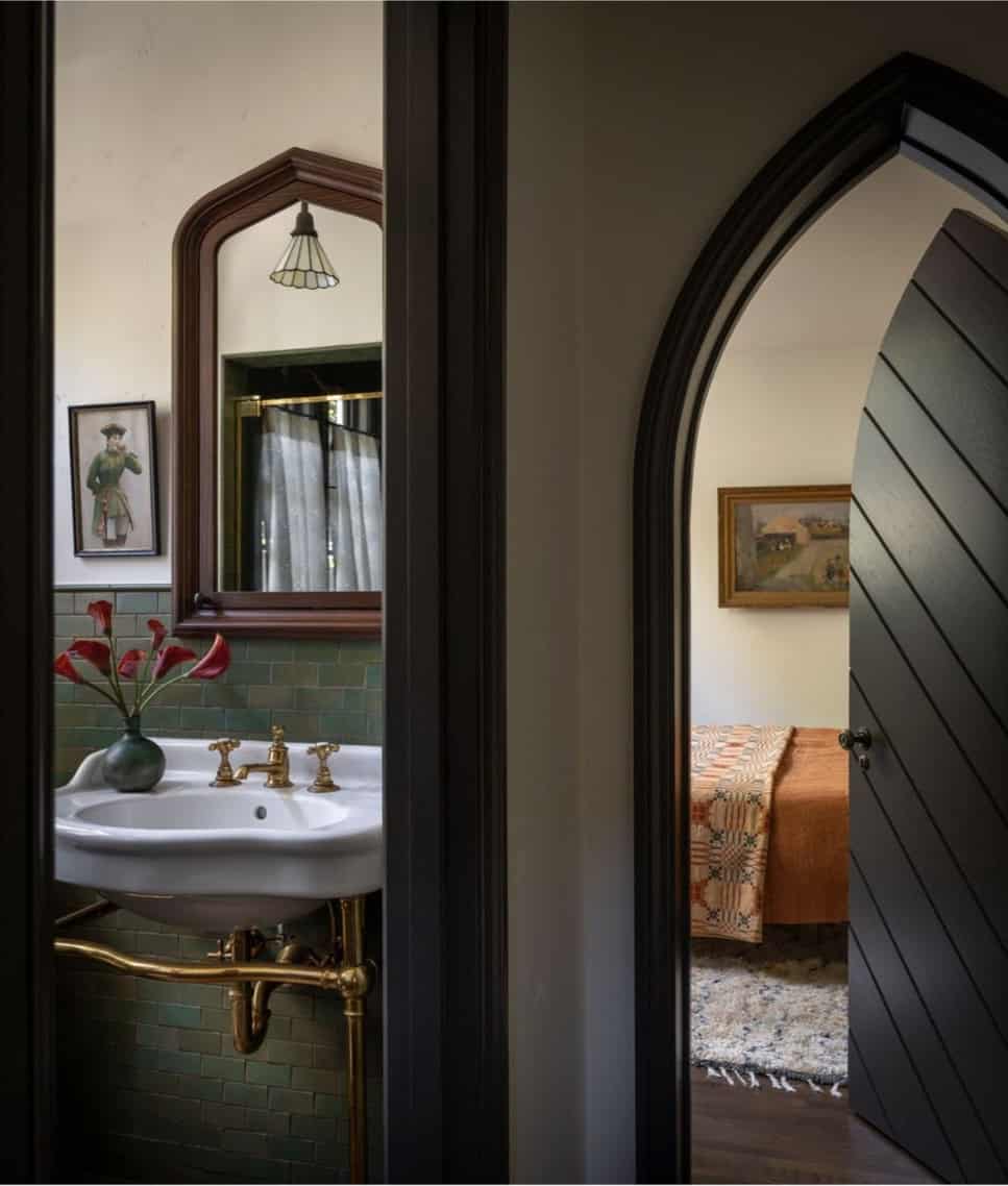 french-eclectic-bathroom