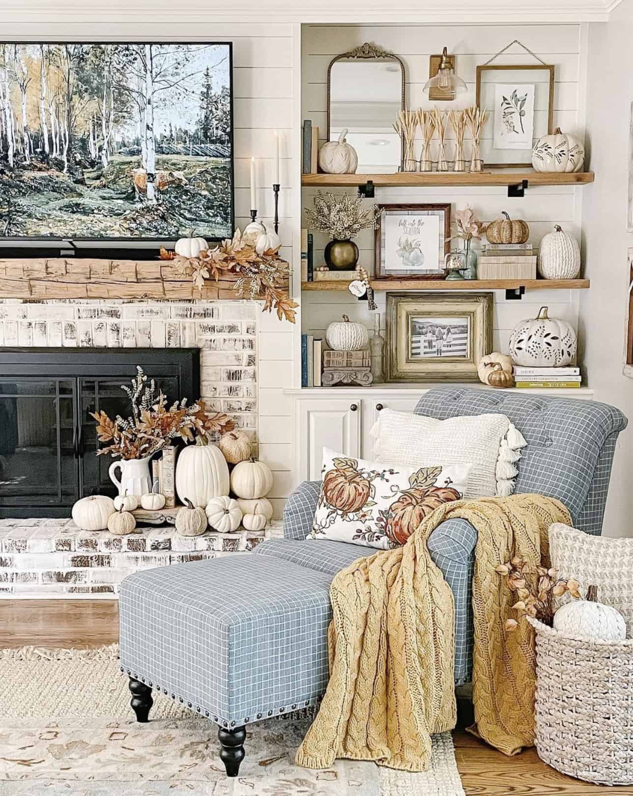 fall-decorated-living-room