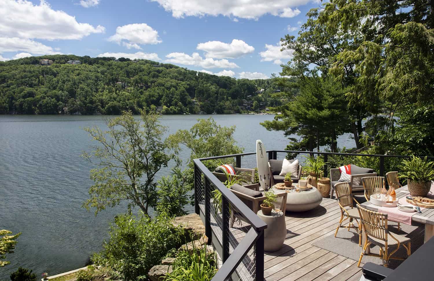 lakeside-cottage-deck
