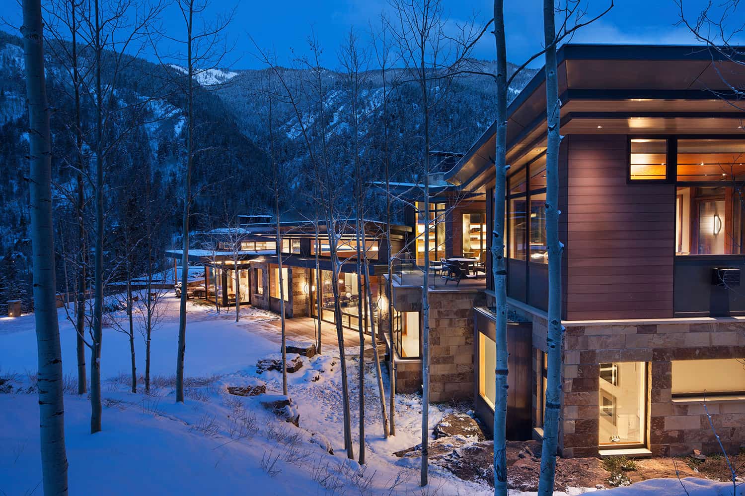 contemporary-mountain-home-exterior-with-snow