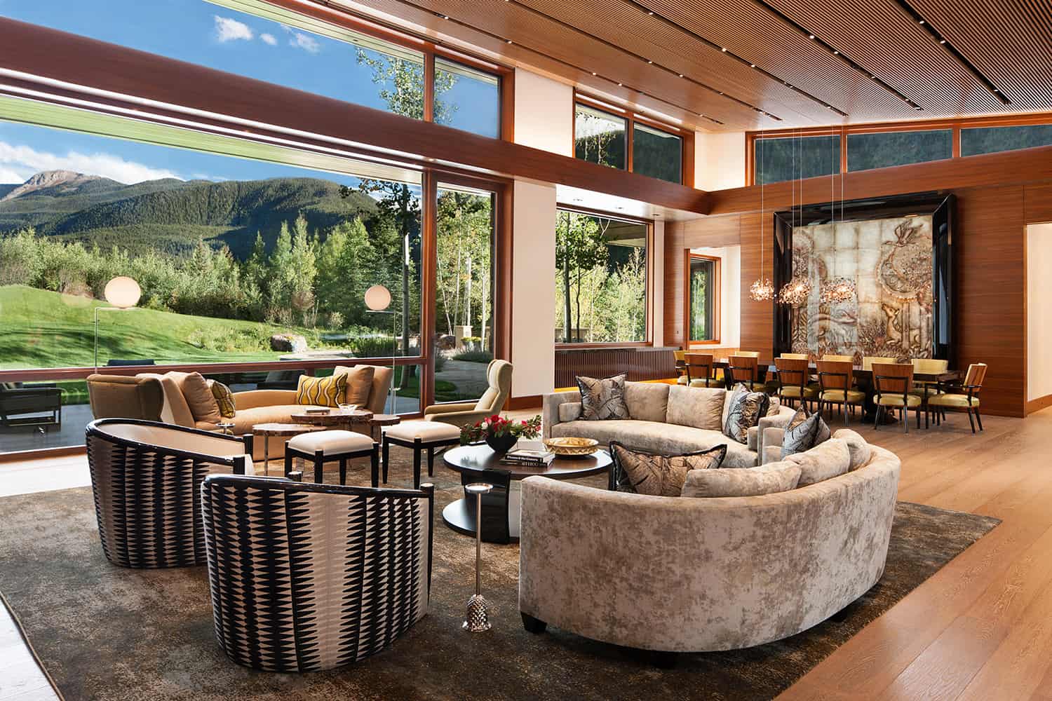 A luxury mountain retreat with views of Colorado?s Rocky Mountains
