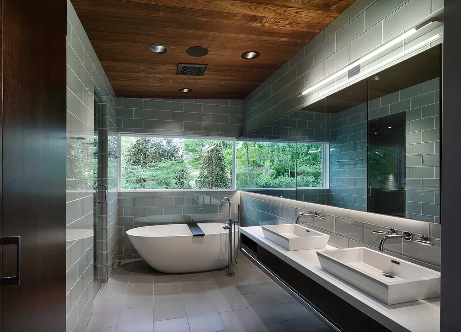 mid-century-modern-bathroom-with-a-freestanding-tub