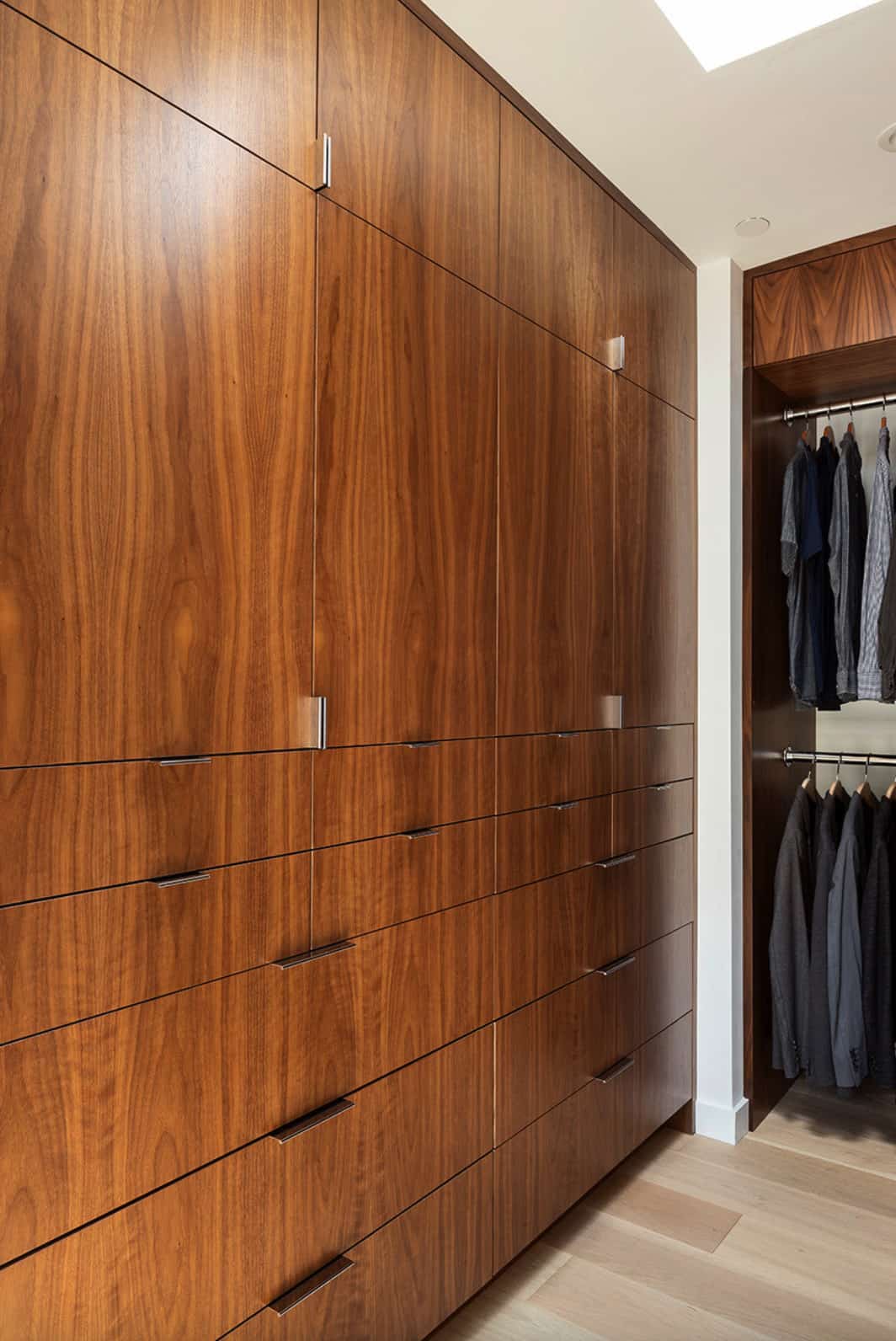midcentury-modern-closet