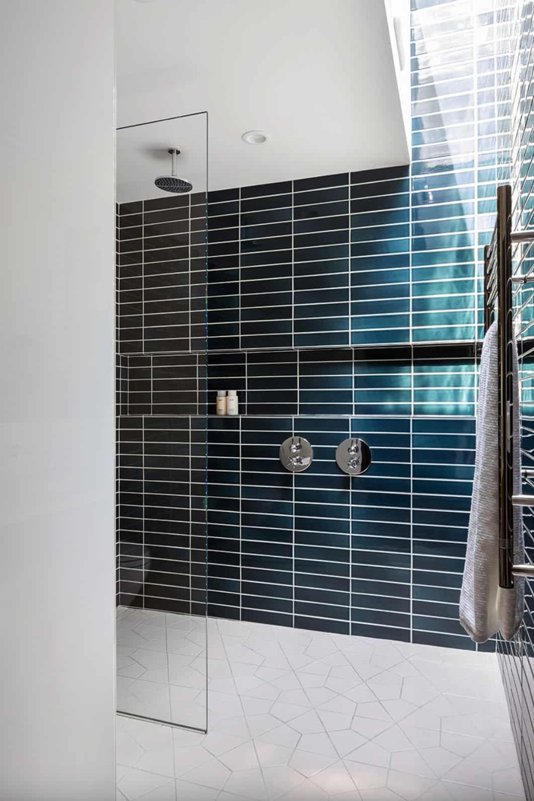 midcentury-modern-bathroom-shower-with-blue-tile