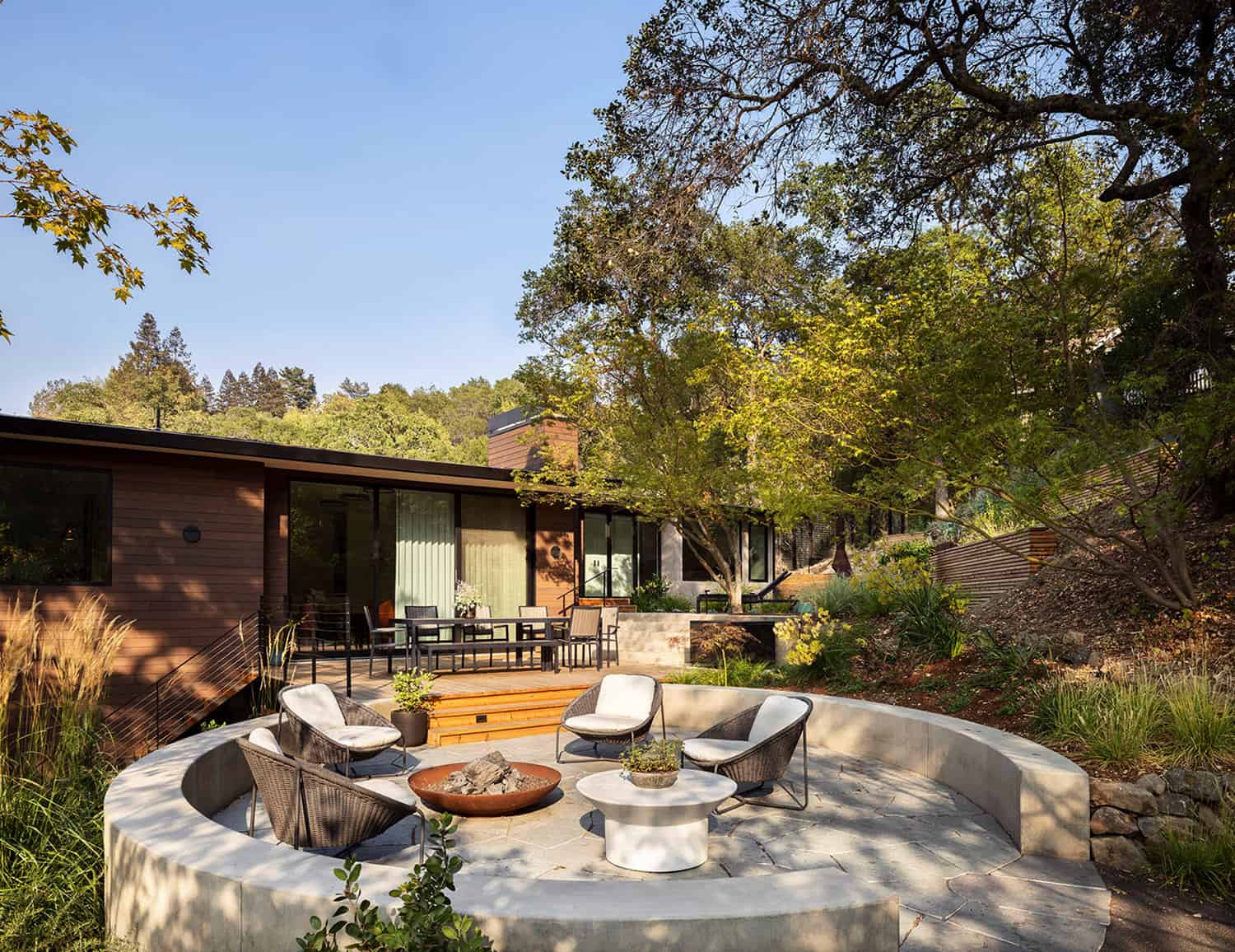 A midcentury modern home in California gets a beautiful remodel