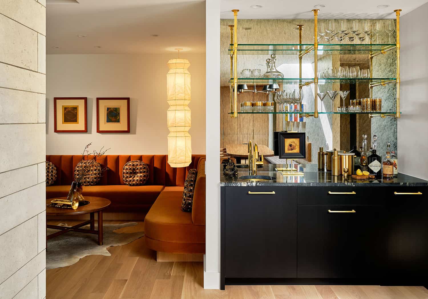 midcentury-modern-living-room-and-home-bar